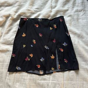 REFORMATION MARGOT SKIRT IN FRUIT SALAD 🍌🫐🍒